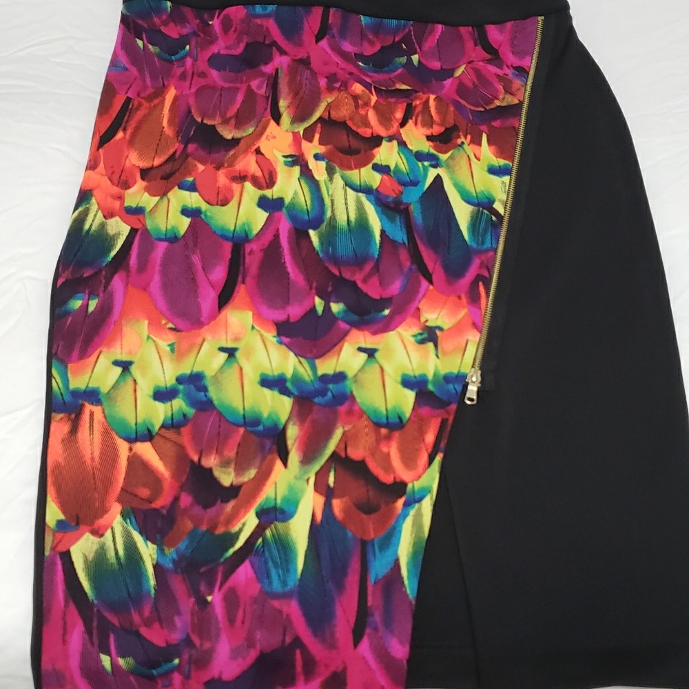 Skirt - Picture 2 of 8